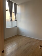 8639 Whitworth Dr, Unit 102 in Los Angeles, CA - Building Photo - Building Photo
