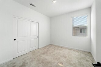 2027 Bluestone Cir in Chula Vista, CA - Building Photo - Building Photo