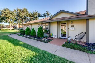4430 Wind River Ln in Garland, TX - Building Photo