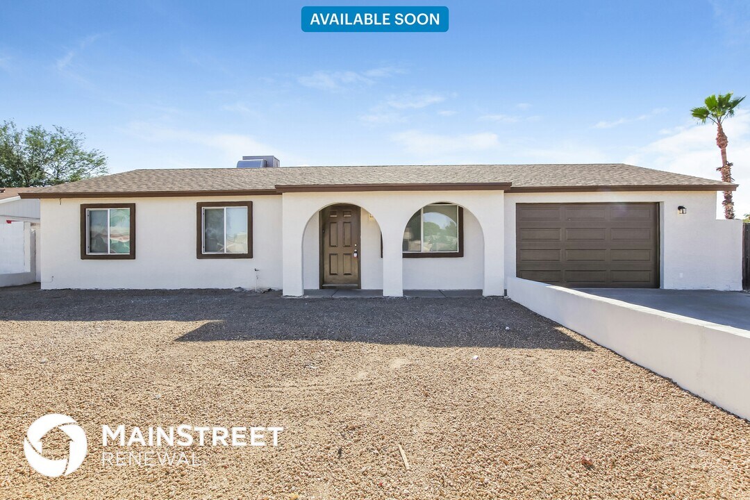 4045 E Joan De Arc Ave in Phoenix, AZ - Building Photo