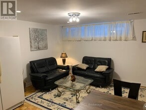 43 Denrock Dr in Toronto, ON - Building Photo - Building Photo