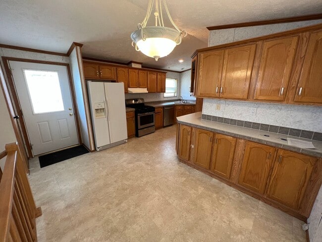 108 Amy Lou Ln in Riverton, WY - Building Photo - Building Photo