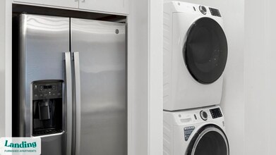 5511 Caprock Smt Dr, Unit 1208 in Bee Cave, TX - Foto de edificio - Building Photo