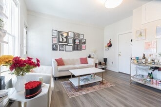 100 H St, Unit 1 in Boston, MA - Building Photo - Building Photo