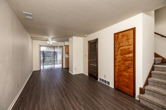 Valley Acres Apartments in Des Moines, IA - Foto de edificio - Interior Photo