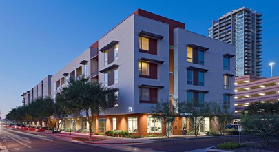 Residences on Farmer in Tempe, AZ - Foto de edificio - Building Photo