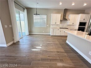 3961 W Haleh Ave in Las Vegas, NV - Building Photo - Building Photo