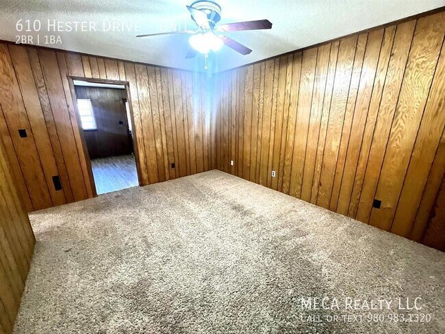 610 Hester Dr in Dallas, NC - Building Photo - Building Photo