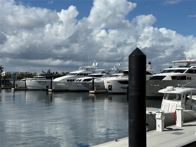 property at 2900 Banyan St