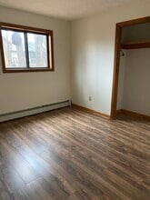 7 Langdon St, Unit 7 Langdon in Plymouth, NH - Foto de edificio - Building Photo