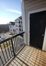11349 Aristotle Dr, Unit 302 in Fairfax, VA - Building Photo - Building Photo