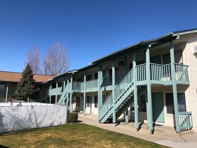 property at 31 S Wenatchee Ave