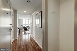 355 I St SW, Unit S323 in Washington, DC - Building Photo - Building Photo