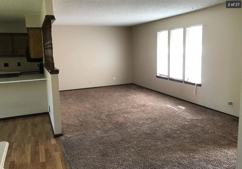 5736 E Croyden St in Wichita, KS - Building Photo