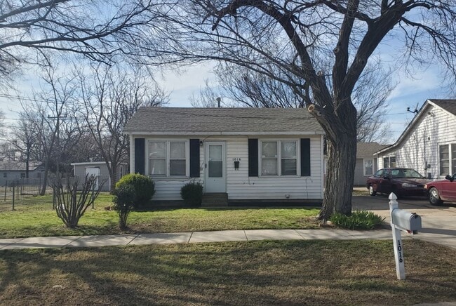property at 1016 N Crawford Ave