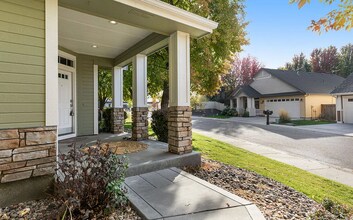 2094 N Trail Creek Ln in Eagle, ID - Building Photo - Building Photo