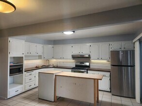 995 Rosecrans St in San Diego, CA - Building Photo - Building Photo