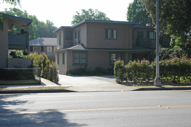 608 N Marengo Ave in Pasadena, CA - Foto de edificio - Building Photo