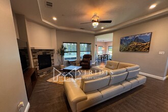 12407 Trackside Dr in Bakersfield, CA - Building Photo - Building Photo