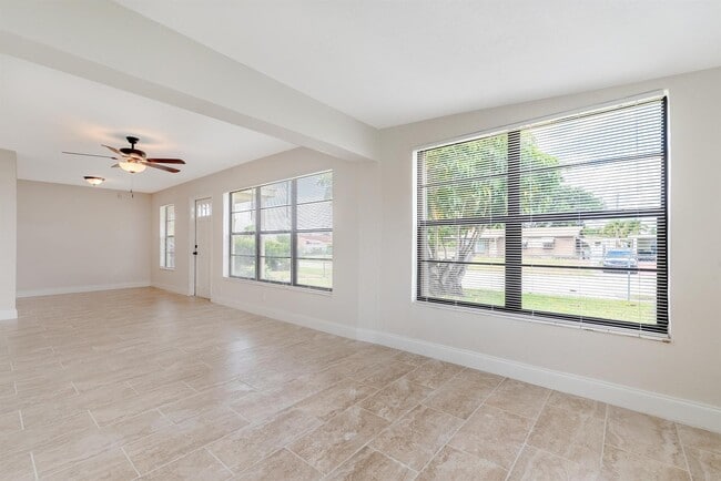 1301 W 1st St in Riviera Beach, FL - Building Photo - Building Photo