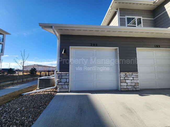 305 High Point Dr in Longmont, CO - Building Photo - Building Photo