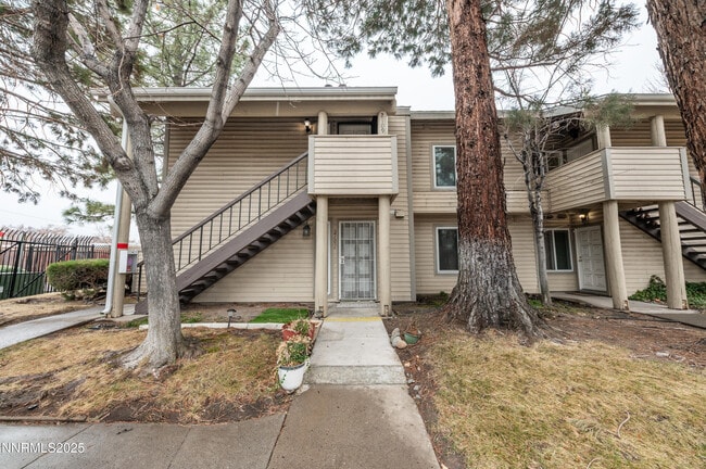 property at 2101 Roundhouse Rd