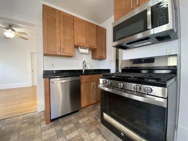 21 Mount Vernon Park, Unit 2 in Malden, MA - Building Photo - Building Photo