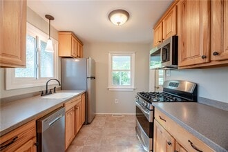202 River Meadow Dr in Rochester, NY - Building Photo - Building Photo