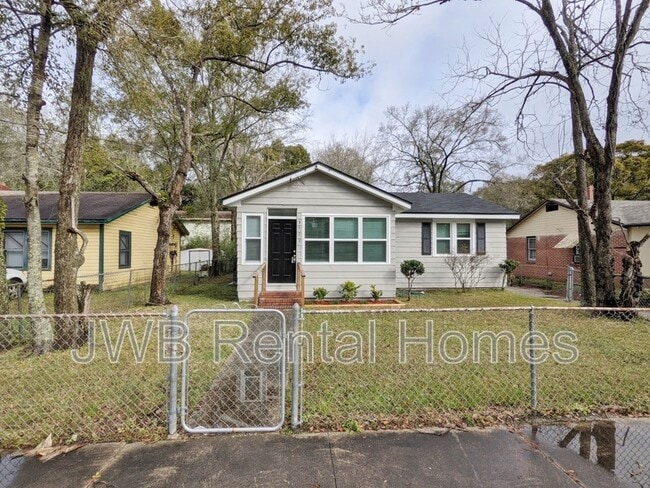 property at 3111 Lowell Ave