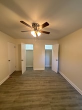 14605 Des Plaines St in Harvey, IL - Foto de edificio - Building Photo