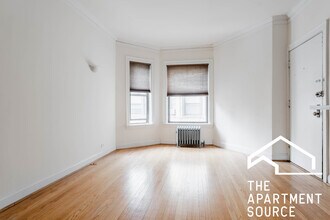 522 W Surf St in Chicago, IL - Building Photo - Building Photo