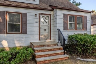 997 Mohegan Trl in Willoughby, OH - Building Photo - Building Photo