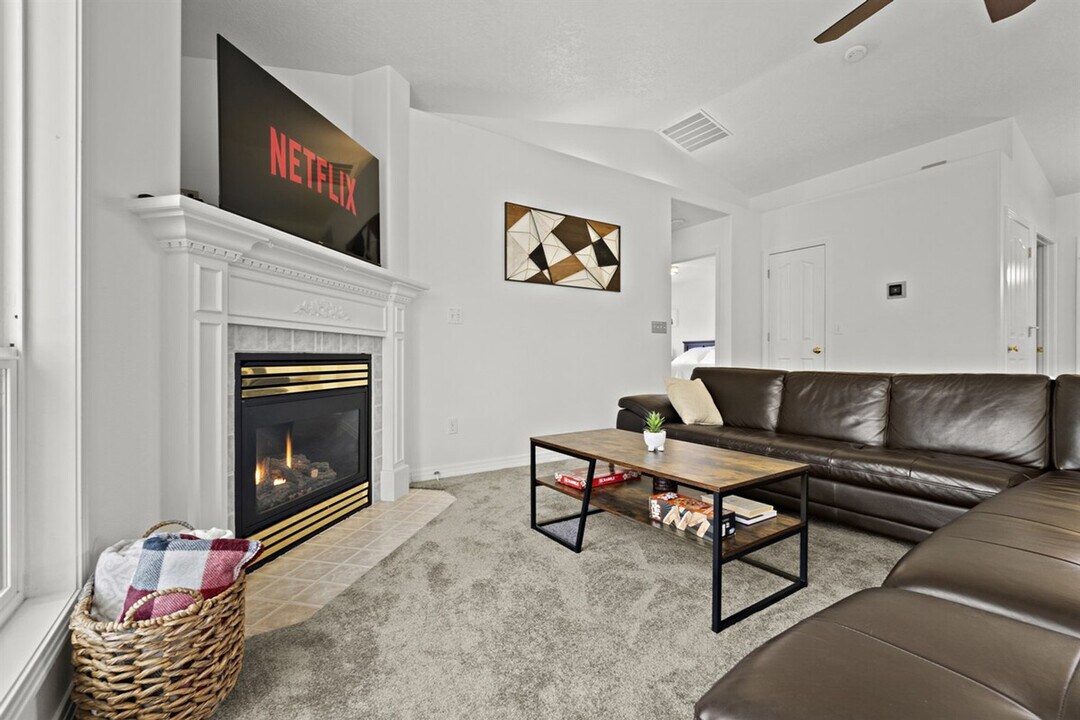 9297 W Calico St in Boise, ID - Building Photo