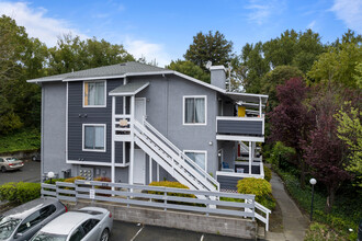 D'Avila Woods Apartments in El Sobrante, CA - Building Photo - Building Photo