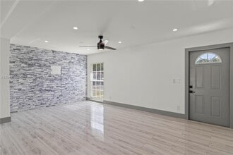 7913 NW 72nd Ave in Tamarac, FL - Building Photo - Building Photo