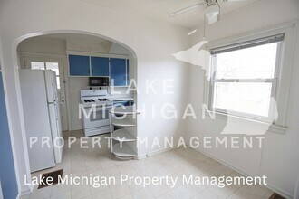 956 Hovey St SW in Grand Rapids, MI - Building Photo - Building Photo