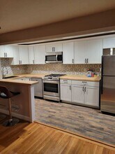 1366 N 76th St in Philadelphia, PA - Foto de edificio - Building Photo