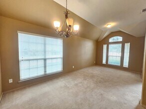 11 Beechcreek Dr in Edgecliff Village, TX - Building Photo - Building Photo