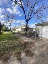 308 N Shawnee St in Ennis, TX - Building Photo - Building Photo