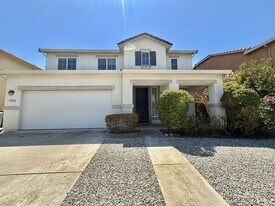 1776 Farnham Ave in Woodland, CA - Building Photo