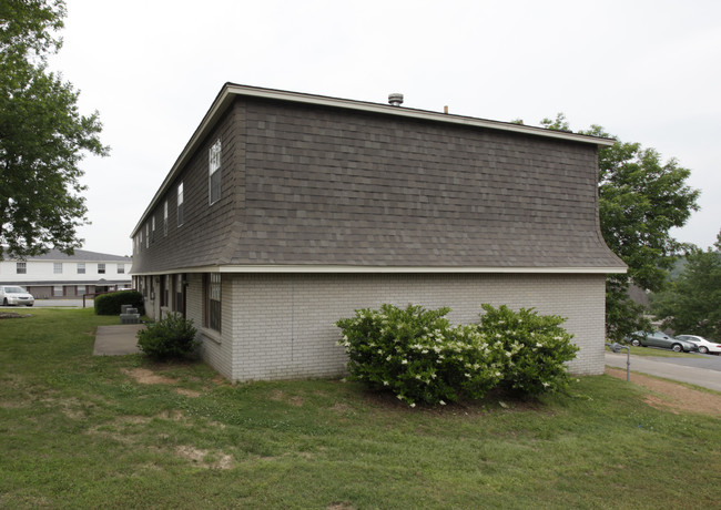 1701 Arrowhead Rd in North Little Rock, AR - Building Photo - Building Photo