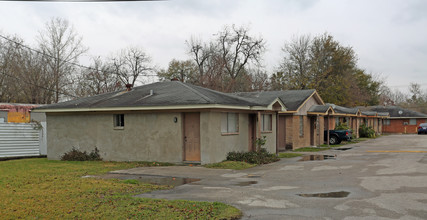 Avenue Casitas Apartments in Houston, TX - Building Photo - Building Photo