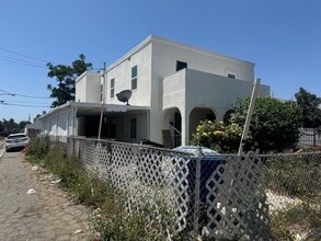 516 W 109th St in Los Angeles, CA - Building Photo - Building Photo