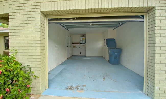 7447 Mead Dr in Spring Hill, FL - Building Photo - Building Photo