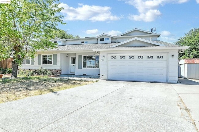 property at 951 Lexington Pl
