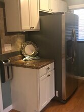 8117 Philadelphia Dr in Fairborn, OH - Foto de edificio - Building Photo