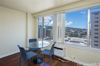747 Amana St in Honolulu, HI - Building Photo - Building Photo