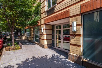 Boulevard East in Brooklyn, NY - Foto de edificio - Building Photo