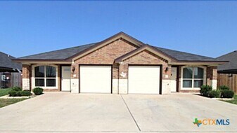4310 Hunters Pl Dr, Unit A in Killeen, TX - Building Photo