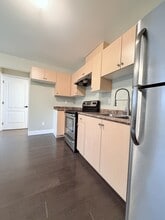 14948-14960 60 Ave in Surrey, BC - Building Photo - Building Photo